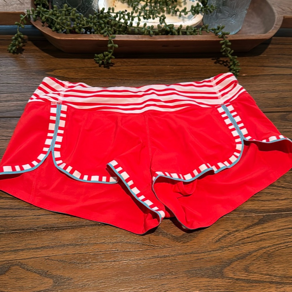 Lululemon 2.5” low rise short with liner, no tag